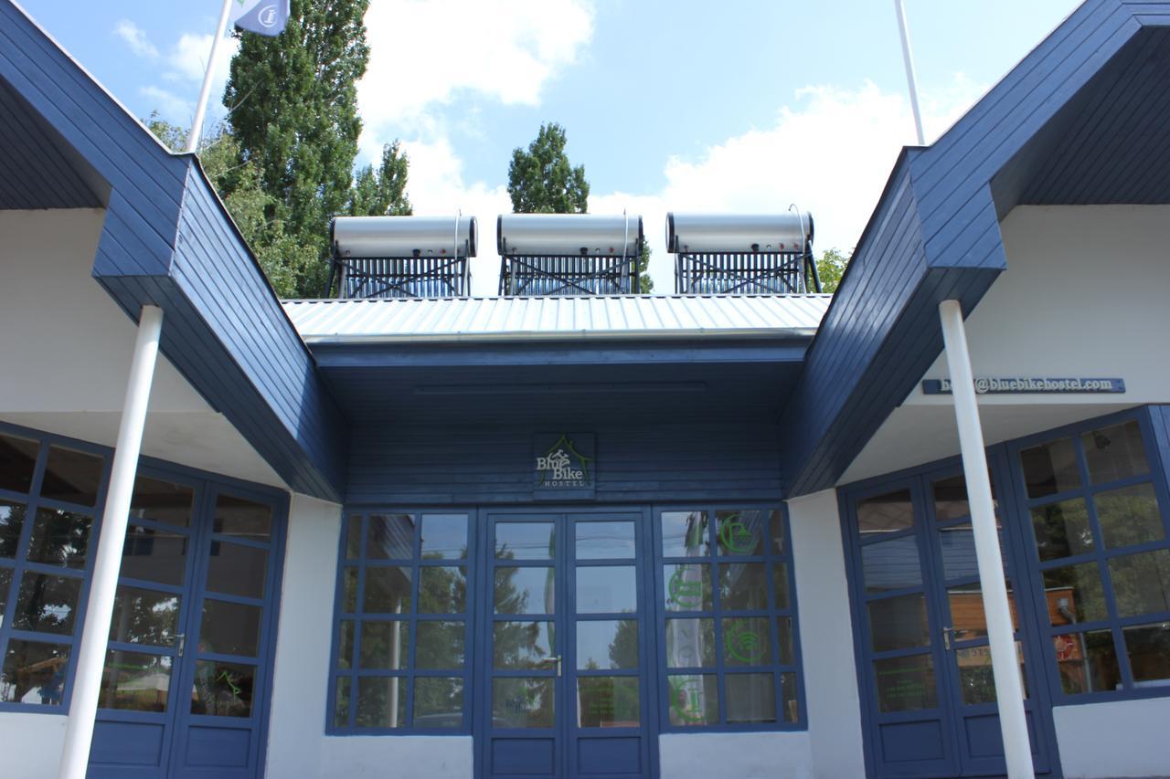 Blue Bike Hostel Balatonszárszó Esterno foto